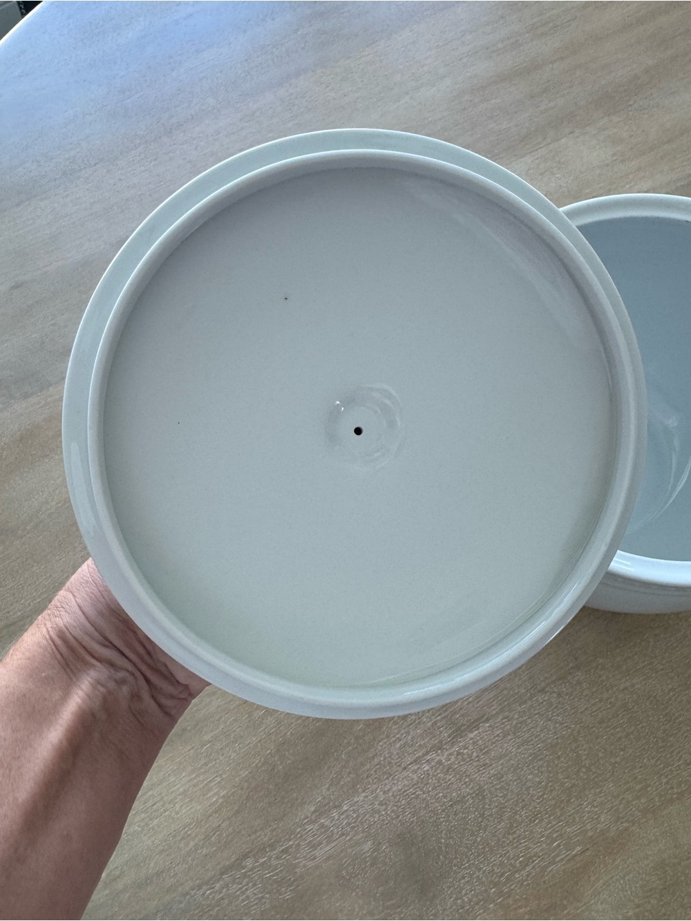 🤍NEVER USED🤍 Crate&Barrel Staccato White Ceramic Lidded Soup Tureen with Handles - Picture 5 of 8